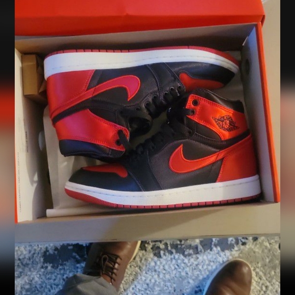 Satin bred jordan 1 high - Picture 2 of 4